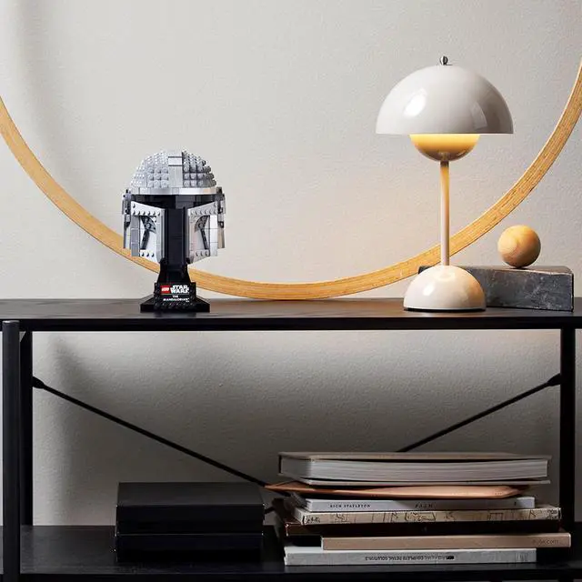 Alt view image 7 of 8 - LEGO 75328 Star Wars The Mandalorian Helmet