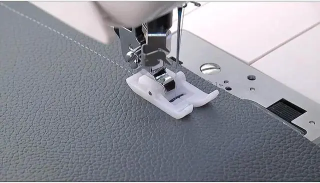 Alt view image 4 of 5 - Singer 25006739606 Heavy Duty Crafting Presser Foot Kit