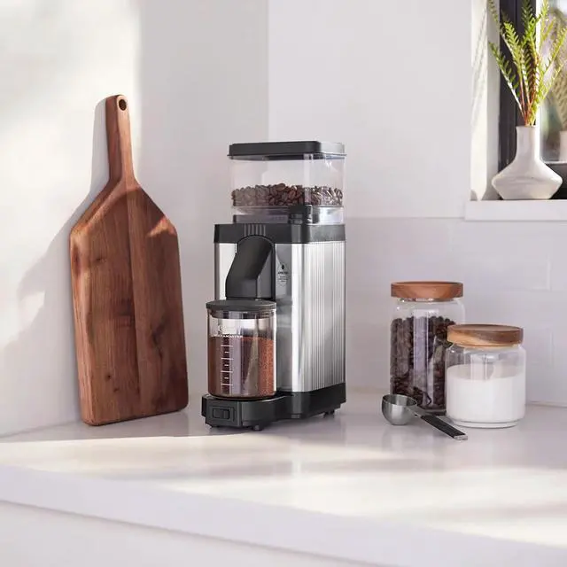 Alt view image 3 of 4 - Moccamaster KM5 Burr Grinder - Polished Silver