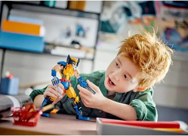 Alt view image 5 of 6 - LEGO Marvel Wolverine Construction Figure