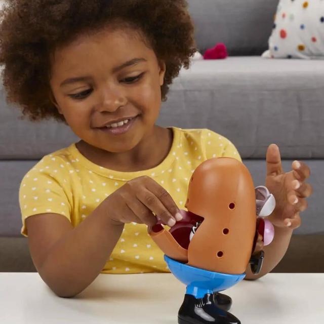 Alt view image 6 of 7 - Hasbro F5123 Mr. Potato Head Family Playset