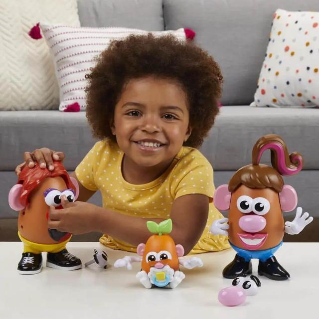 Alt view image 7 of 7 - Hasbro F5123 Mr. Potato Head Family Playset