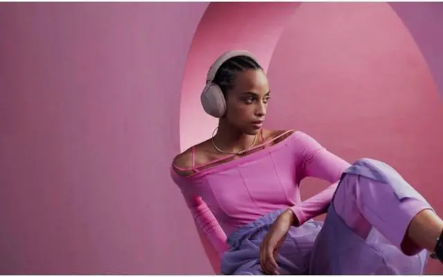 Alt view image 6 of 12 - Sony WH1000XM5P Noise-Canceling Over-Ear Headphones - Pink