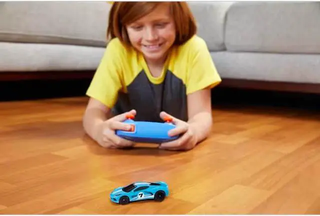 Alt view image 2 of 5 - Mattel HMH23 Hot Wheels RC - C8 Corvette
