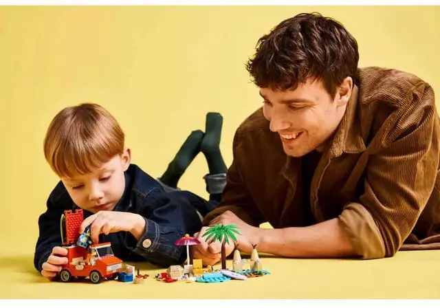 Alt view image 2 of 7 - LEGO 11202 Bluey: Bluey Beach and Family Car Trip