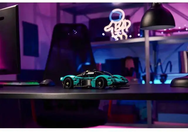 Alt view image 3 of 7 - LEGO 42208 Technic Aston Martin Valkyrie
