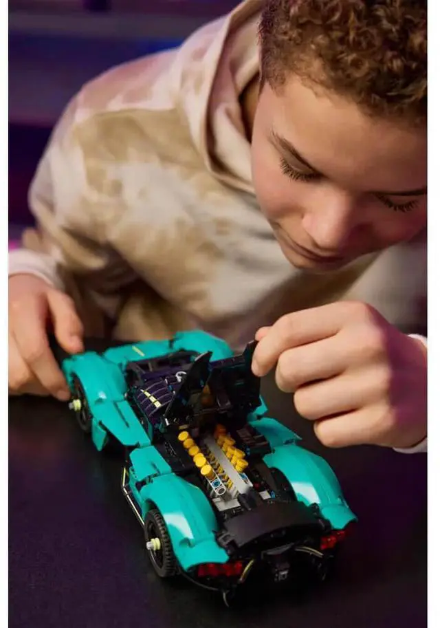 Alt view image 2 of 7 - LEGO 42208 Technic Aston Martin Valkyrie