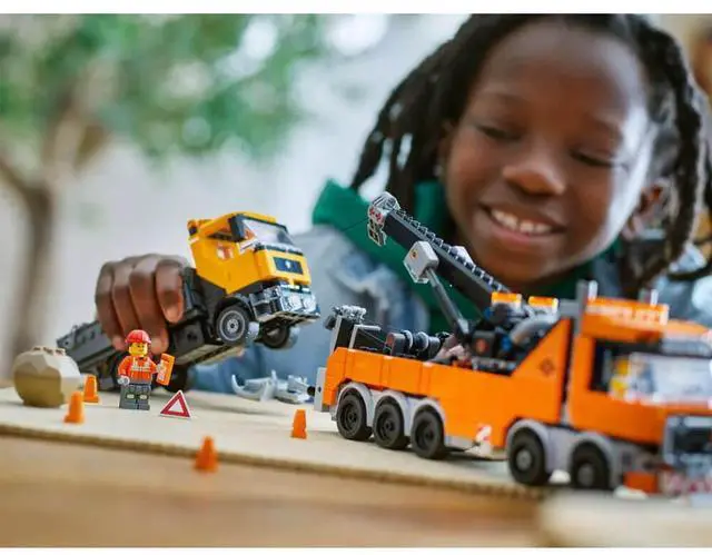 Alt view image 2 of 7 - LEGO 60467 City Heavy-Duty Recovery Tow Truck with Crane