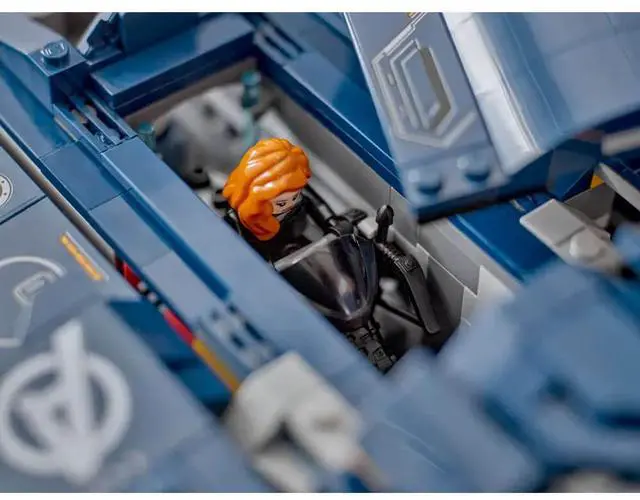 Alt view image 4 of 7 - LEGO 76325 Marvel Avengers: Age of Ultron Quinjet