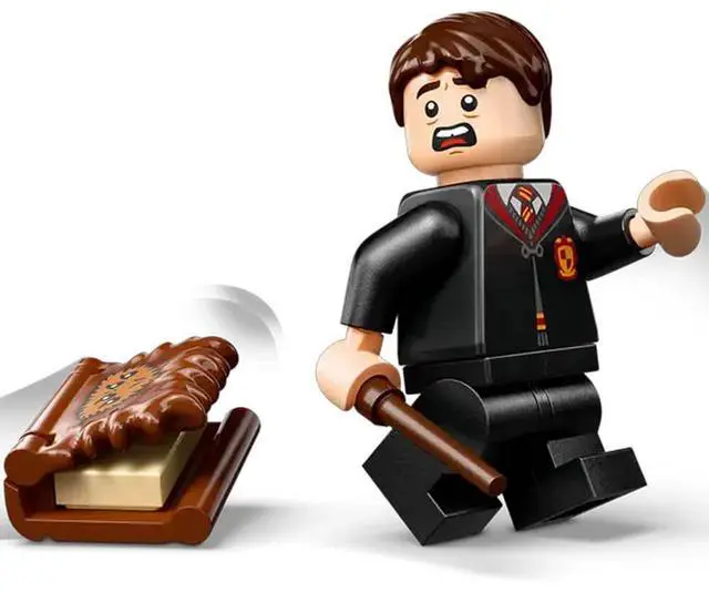 Alt view image 7 of 7 - LEGO 76449 Harry Potter Chomping Monster Book of Monsters
