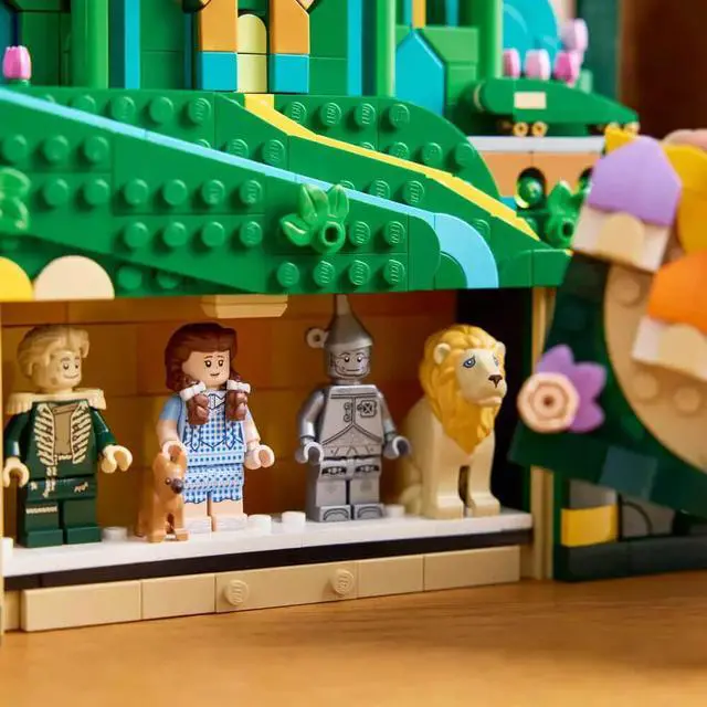 Alt view image 5 of 7 - LEGO 75685 Wicked Emerald City Wall Art