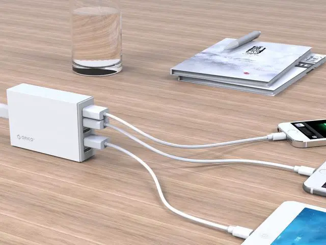 Alt view image 4 of 7 - ORICO CSL-5U-US 40W 5 Ports USB Charger with Fast Charging Technology for iPhone 6 / 6 Plus, iPad Air 2 / Mini 3, Galaxy S6 / S6 Edge, Nexus, HTC M9, Nokia and More -White