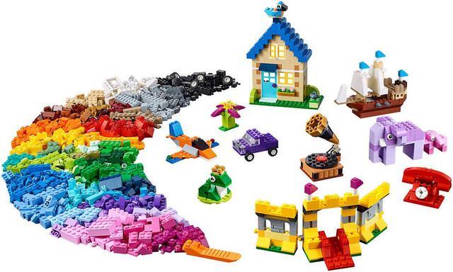 Alt view image 9 of 9 - LEGO Classic 10717 Bricks Bricks Bricks 1500 Piece Set