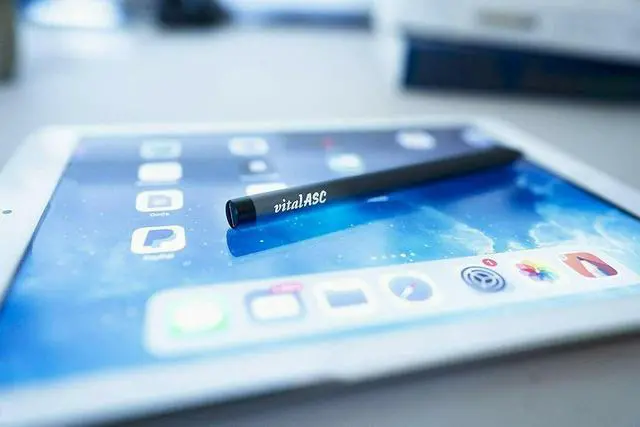 Alt view image 4 of 7 - Stylus Pencil for Apple iPad, 2018+ iPad 6 / 7 / Pro 3 &12.9" Apple Pencil