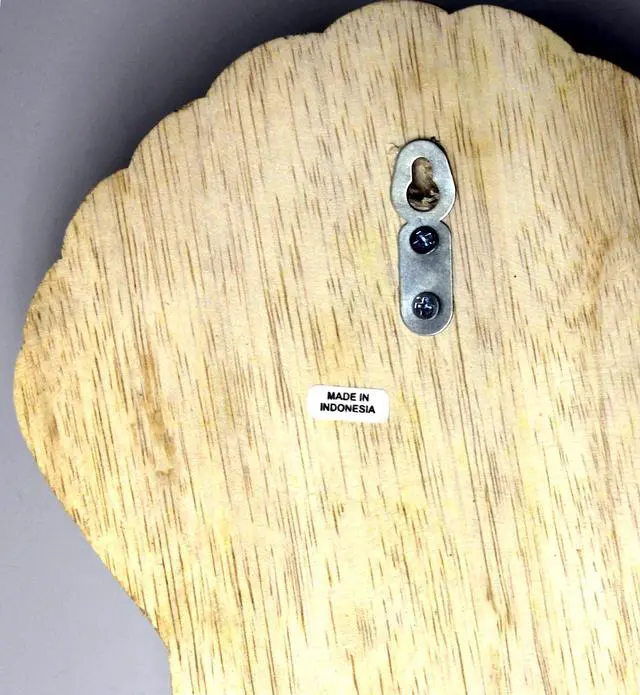 Alt view image 2 of 2 - Hand Carved Scallop Shell Single Hook Hanger Wood Burned Wall Decor