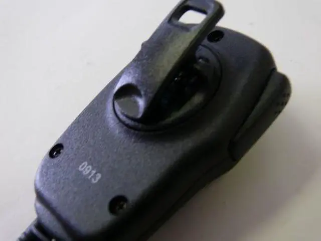 Alt view image 3 of 4 - Handheld Speaker Microphone for Motorola 1 Pin 2.5mm T7150, T7200, T7400, T7450