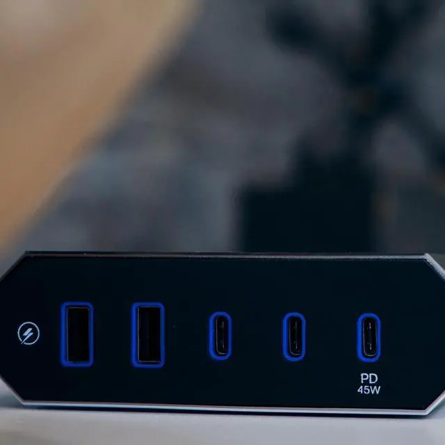 Alt view image 8 of 20 - Austere VII Series Power 8-Outlet With 45W USB-C PD port Omniport USB \\ 4,000 Joules, PureFiltration, Flameless MOV, Overcurrent Protection, SmartFit Outlets, WovenArmor Cable & Component Guarantee