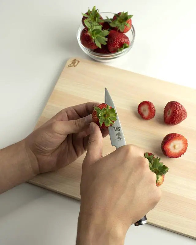 Alt view image 10 of 12 - Shun Classic 3 1/2" Paring Knife