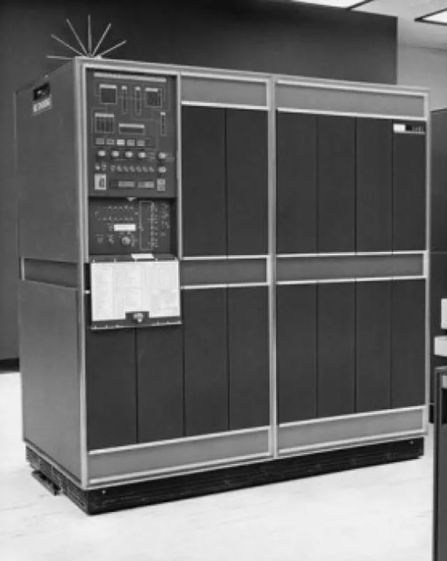 Main image of Mainframe in a computer lab Poster Print (18 x 24)