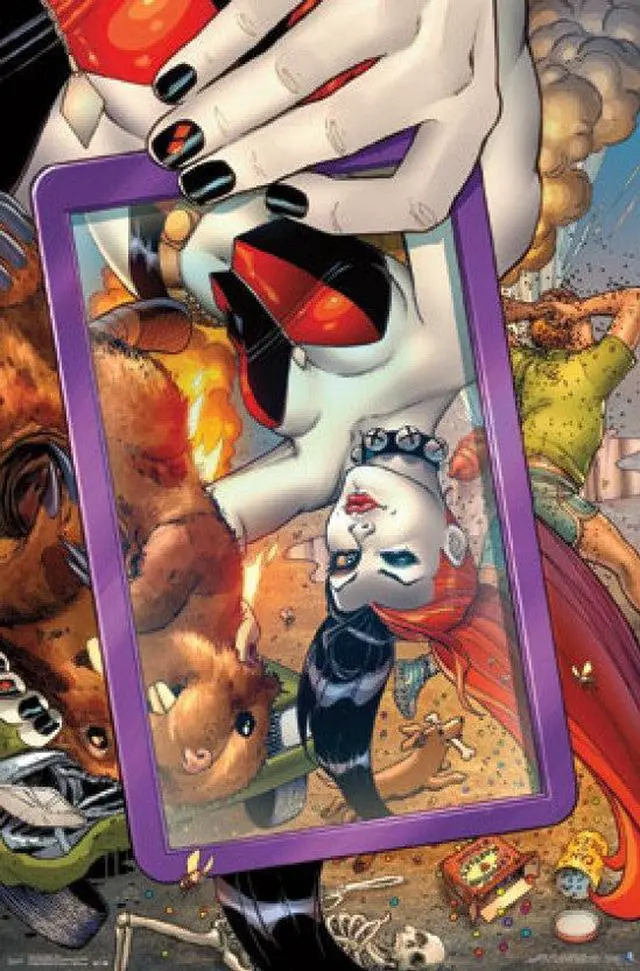 Main image of Harley Quinn - Selfie Poster Print (22 x 34)