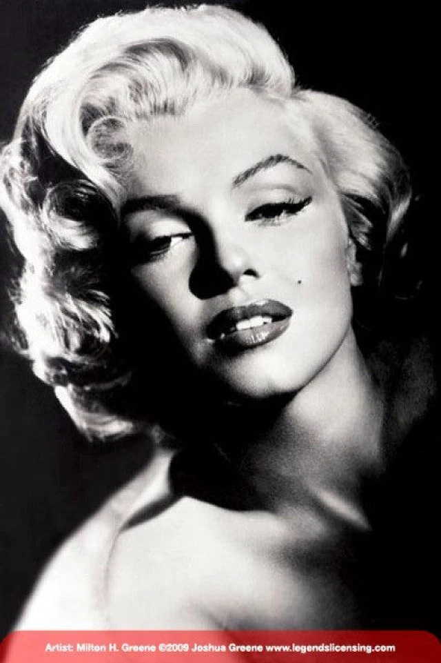 Main image of Marilyn Monroe - Glamour Poster Print (24 x 36)