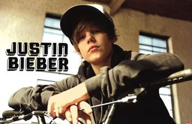 Main image of Justin Bieber - Bike Poster Print (34 x 22)