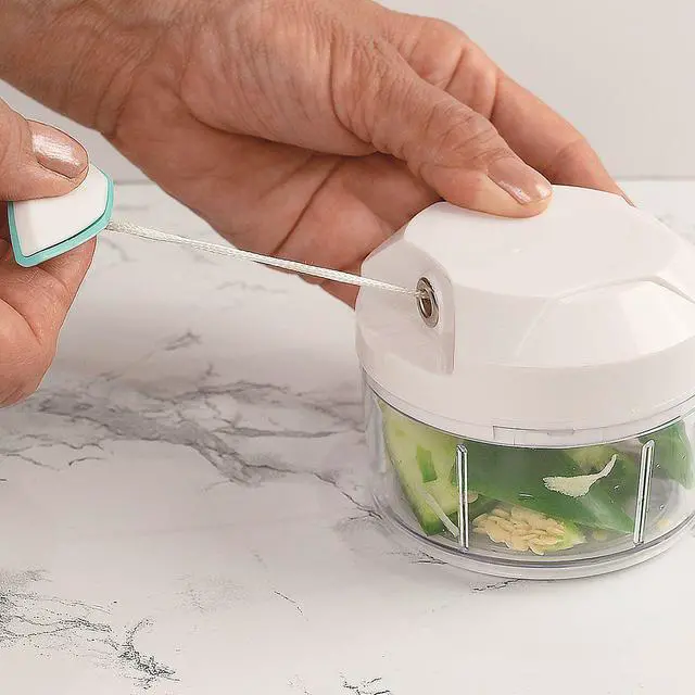 Alt view image 4 of 4 - Handy Gourmet Hand-Pull String Chopper