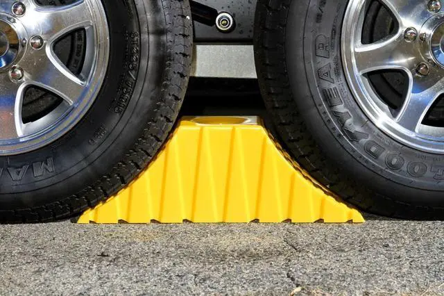 Main image of Camco 44435 Tandem Wheel Chock