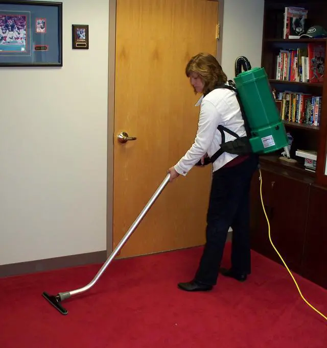 Alt view image 2 of 10 - Bissell BigGreen Commercial High Filtration Backpack Vacuum BG1006