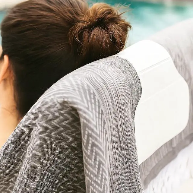 Alt view image 4 of 7 - California Sun Deluxe Spa Hot Tub Headrest Pillow  Weighted Vinyl Waterproof Cushion for Jacuzzi (White)