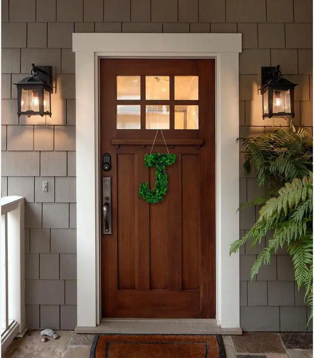 Alt view image 2 of 5 - Modern Home 12" Real Preserved Boxwood Monogram Wreath Letters - Q