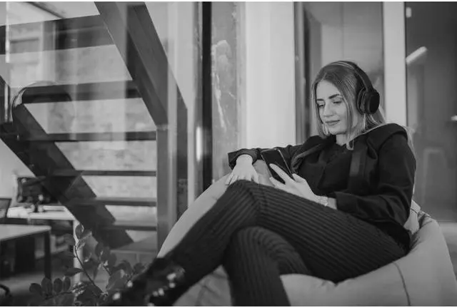 Alt view image 5 of 5 - NOISE CNCLTN BT HDPHNS