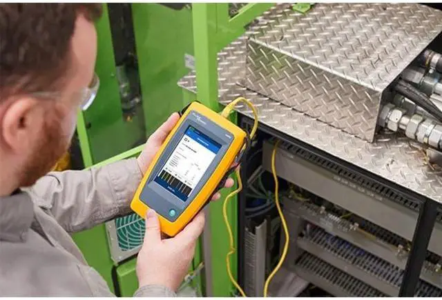 Alt view image 4 of 9 - Fluke Networks LIQ-100 LinkIQ Cable + Network Tester