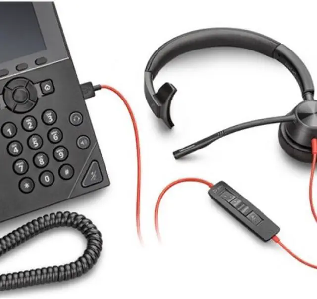 Alt view image 4 of 7 - PLANTRONICS 213928-01 Blackwire 3310, BW3310 USB-A