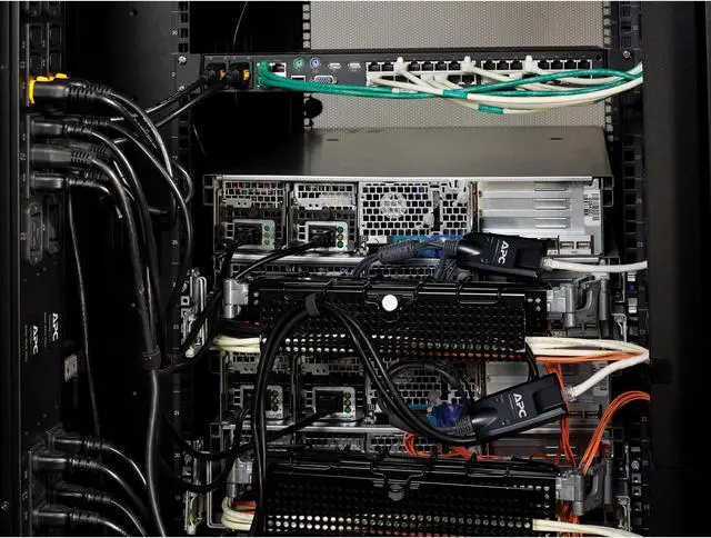 Alt view image 6 of 8 - APC KVM 2G, SERVER MODULE, DVI WITH VIRTUAL MEDIA AND CAC