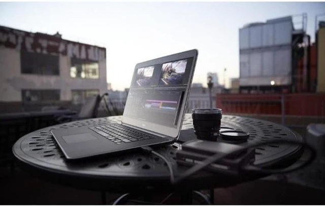 Alt view image 7 of 20 - Dell Latitude 7000 7420 14" Notebook - Full HD - 1920 x 1080 - Intel Core i5 11th Gen i5-1145G7 Quad-core (4 Core) 2.60 GHz - 16 GB RAM - 256 GB SSD - Intel Chip - Windows 10 Pro - Intel Iris Xe