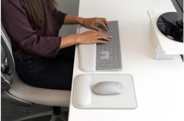 Alt view image 19 of 20 - ERGOSOFT WRIST REST FOR SLIM