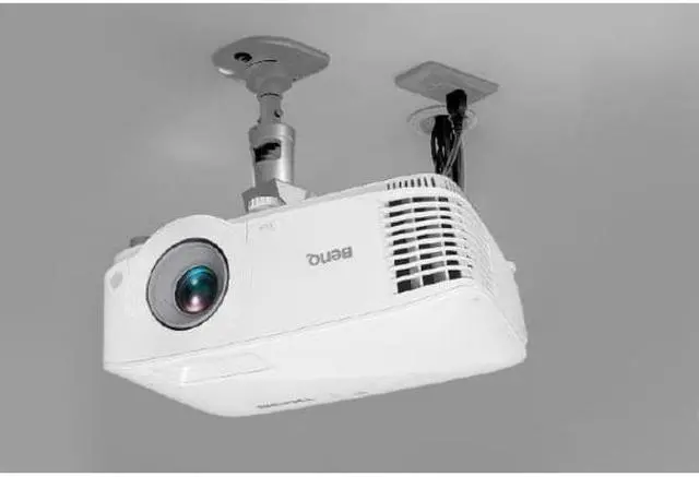 Alt view image 4 of 18 - BenQ MW560 DLP Projector