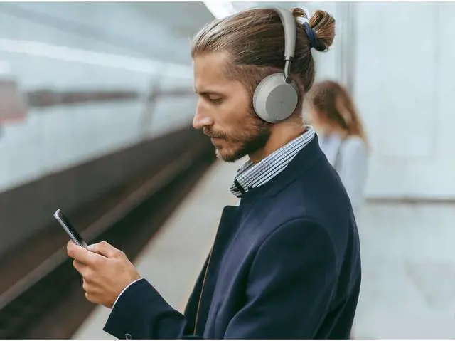 Alt view image 6 of 10 - Yealink BH72 Headset 1208611