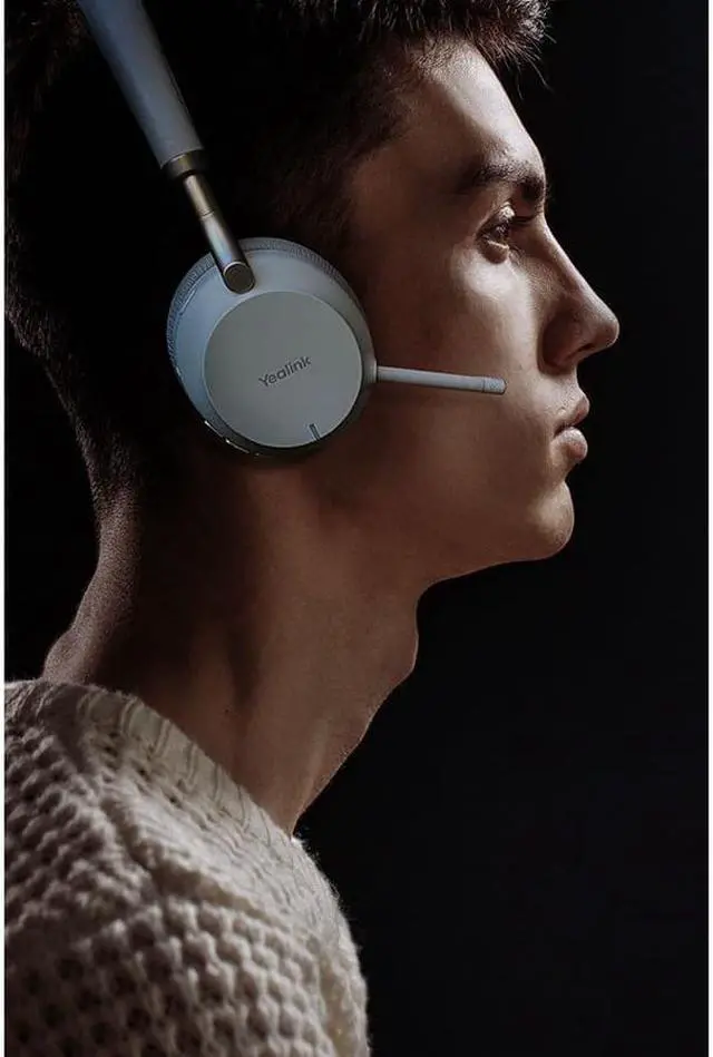 Alt view image 4 of 10 - Yealink BH72 Headset 1208611