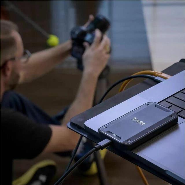 Alt view image 10 of 14 - SanDisk Professional PRO-G40 4TB Thunderbolt 3 Portable External SSD