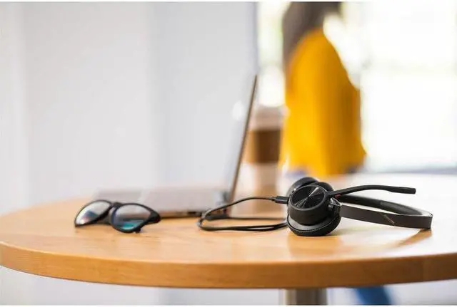 Alt view image 11 of 13 - Hp Poly Voyager 4320 Microsoft Teams Certified USB-C Headset +BT700 dongle Siri, Google Assistant Stereo Wireless Bluetooth 298.6 ft  Model 77Z30AA