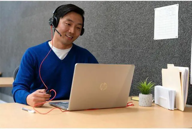 Alt view image 6 of 9 - HP Poly Blackwire 8225 Microsoft Teams Certified USB-C Headset Model 772K5AA
