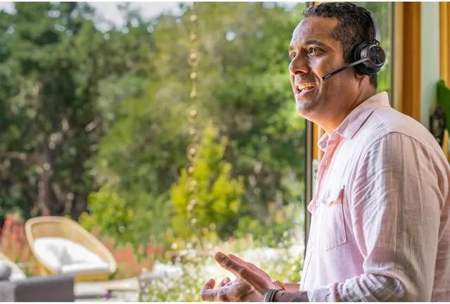 Alt view image 8 of 11 - Hp Poly Headsets Poly Voyager 4320 USB-C Headset Siri, Google Assistant Stereo, Mono USB Type C Wired/Wireless Bluetooth 298.6 ft Model 76U50AA