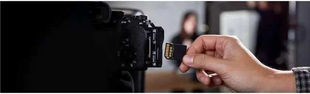 Alt view image 2 of 5 - Kingston Canvas React Plus 256 GB Class 10/UHS-II U3 V60 SDXC SDR2V6256GB