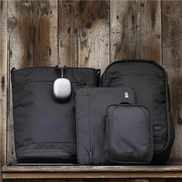 Alt view image 6 of 10 - Case Logic Invigo 3205109 Large Carrying Case Black