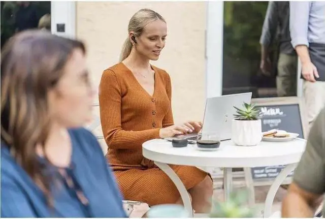 Alt view image 4 of 4 - Poly Charging Case -  Poly Earbud - Carbon Black