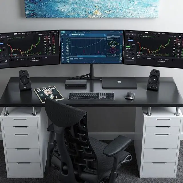 Alt view image 8 of 9 - USB-C MA3 TRIPLE DISPL DOCKING STAT