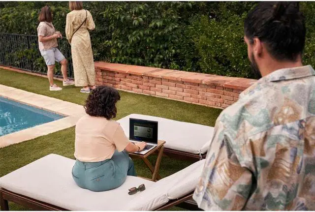 Alt view image 2 of 8 - HP EliteBook 1040 G11 14" Touchscreen Notebook - WUXGA - Intel Core Ultra 7 165H - vPro Technology - 32 GB - 512 GB SSD - English Keyboard - Intel Chip - 1920 x 1200 - Windows 11 Pro - Intel Arc