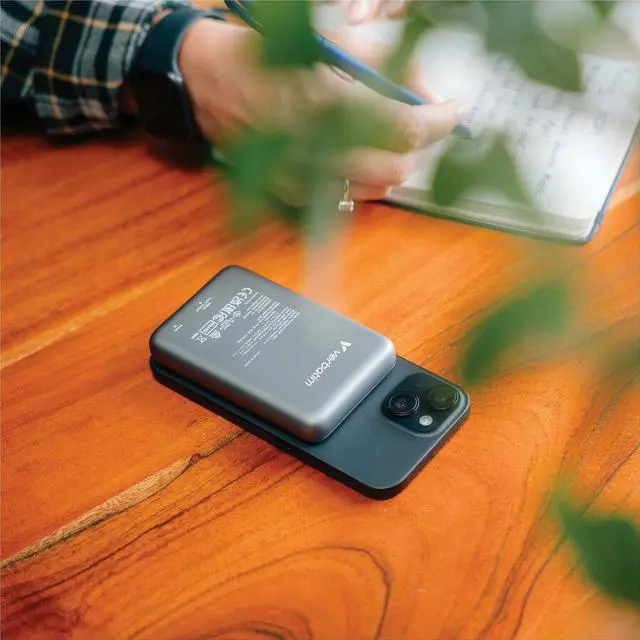 Alt view image 8 of 8 - Verbatim Charge 'n' Go Magnetic Wireless Power Bank 10000 mAh - Grey - For Smartphone, Mobile Device, Qi-enabled Device - Lithium Polymer (Li-Polymer) - 10000 mAh - 15 W - 2.40 A, 2.22 A, 1.